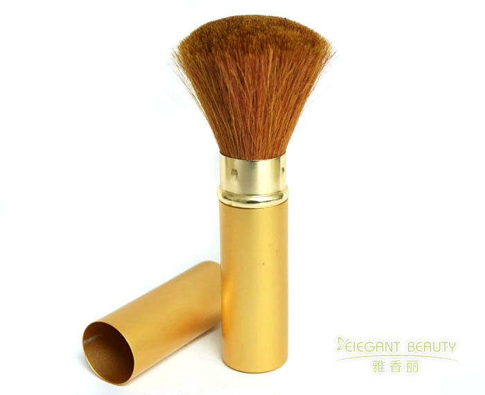 作為化妝刷生產(chǎn)廠家，你們?nèi)绾未_保每一把刷子的質(zhì)量？