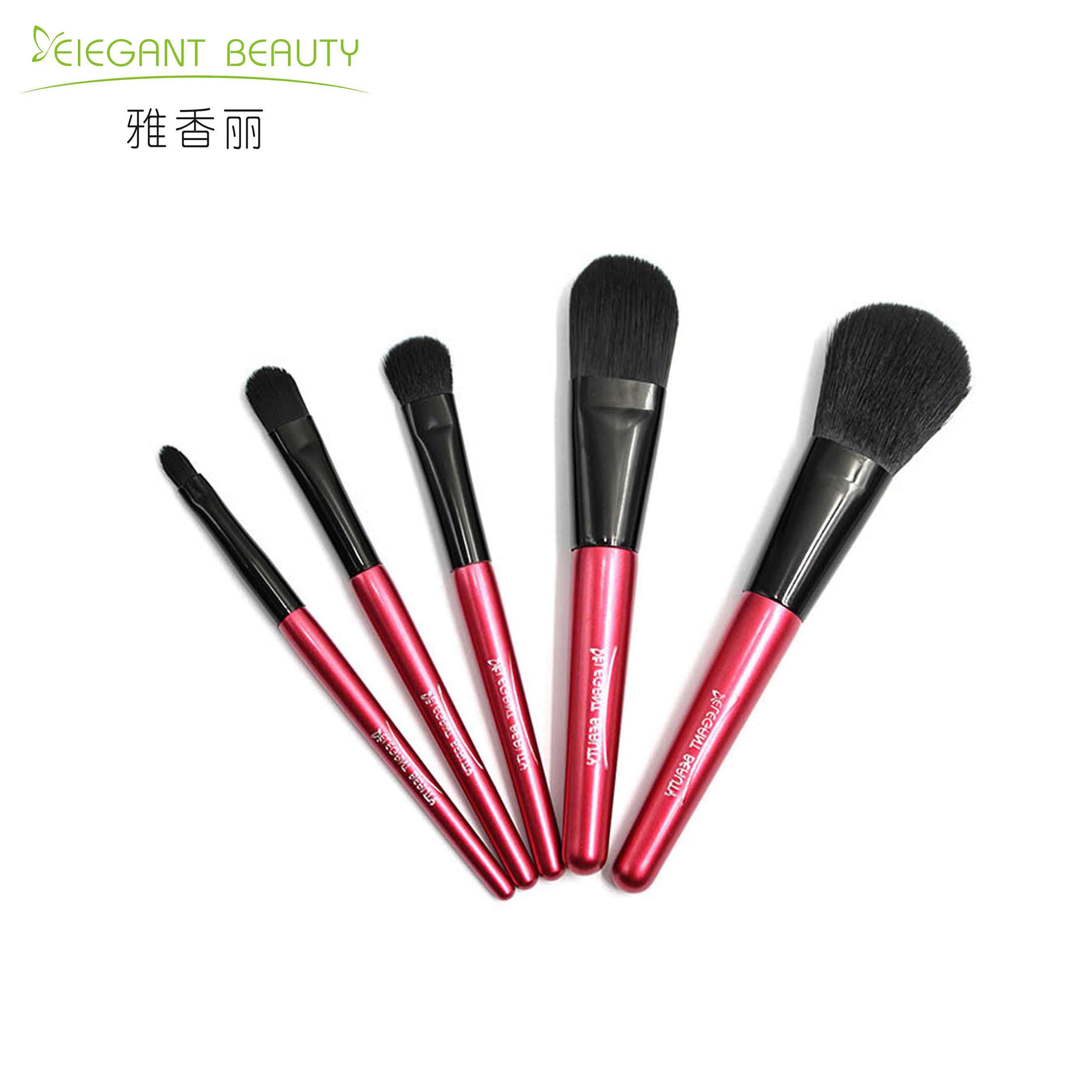 為什么專業(yè)化妝師更傾向于使用定制的成套化妝刷？